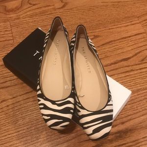 The Limited zebra cotton flats 7.5